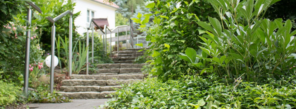 Treppe im Grundstück – La Maisonette in Pirna
